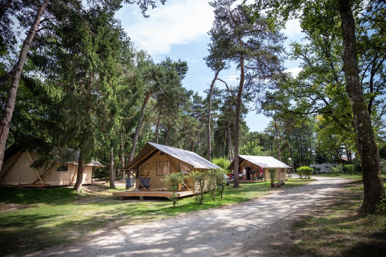 Отель Camping La Pinede Экссаневекс Экстерьер фото